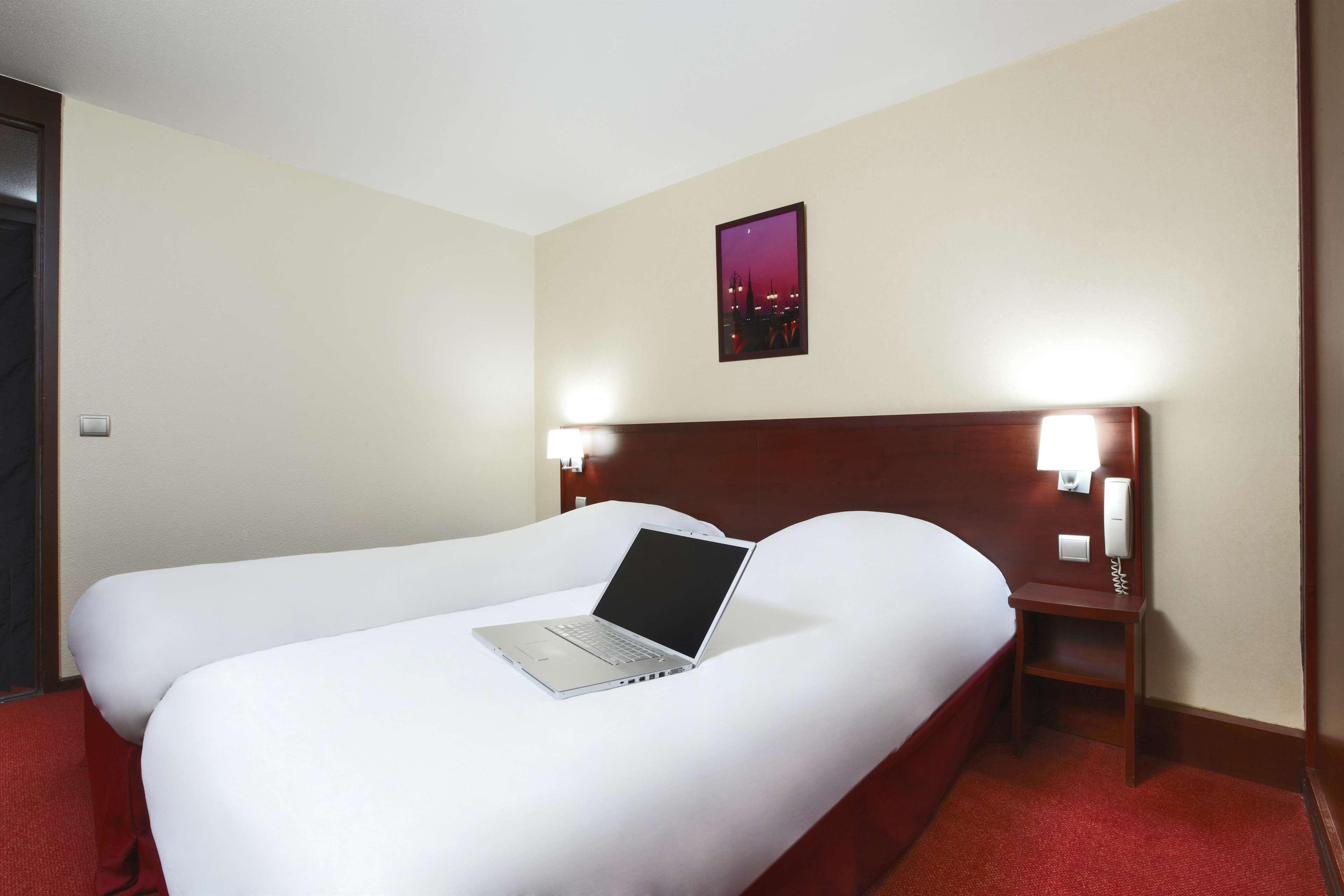 Kyriad Bordeaux Lormont Exterior foto