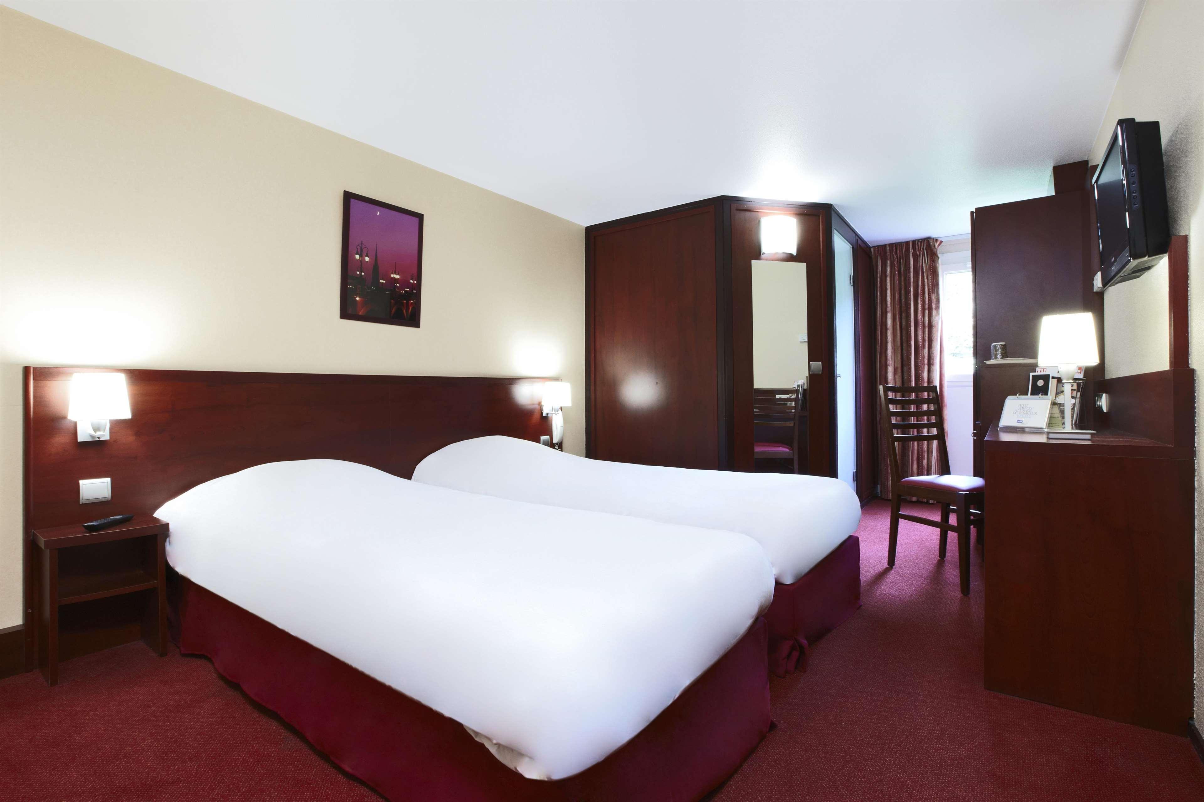 Kyriad Bordeaux Lormont Exterior foto