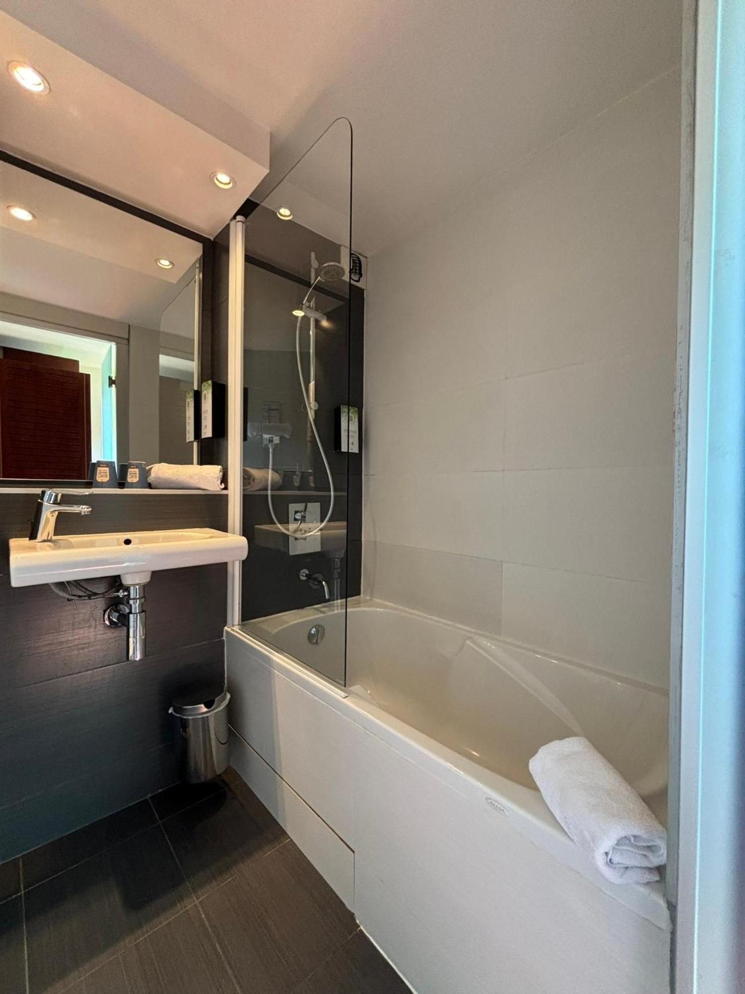 Kyriad Bordeaux Lormont Exterior foto